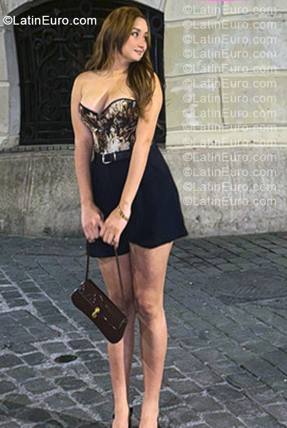 Date this delightful Spain girl Karolayne from Madrid ES964