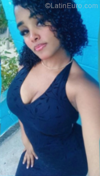 Date this stunning Dominican Republic girl Melany from La Romana DO57252