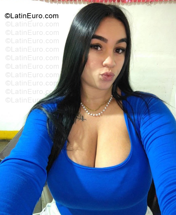 Date this good-looking Venezuela girl Yanjibel from Maracaibo VE5758