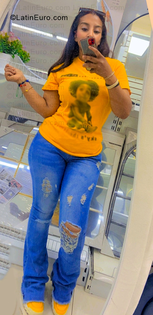 Date this passionate Dominican Republic girl Yesenia from Santiago DO57330