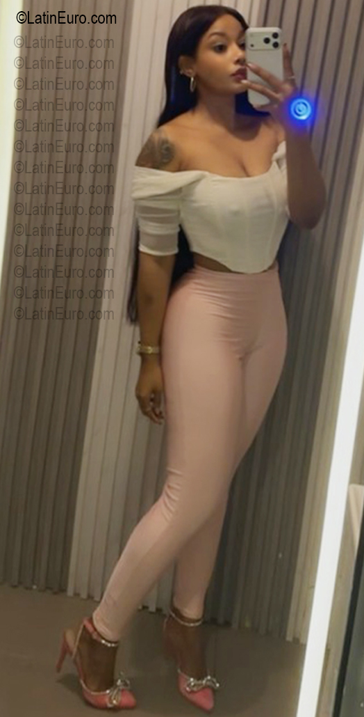 Date this hard body Dominican Republic girl Yelin from Santo Domingo DO57357
