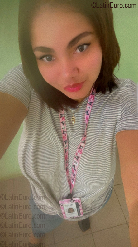 Date this tall Dominican Republic girl Evelina from Santo Domingo DO57360